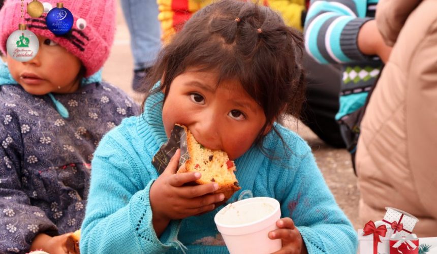 Clínica Americana lleva Más Amor en Navidad a niños de Chilahuito