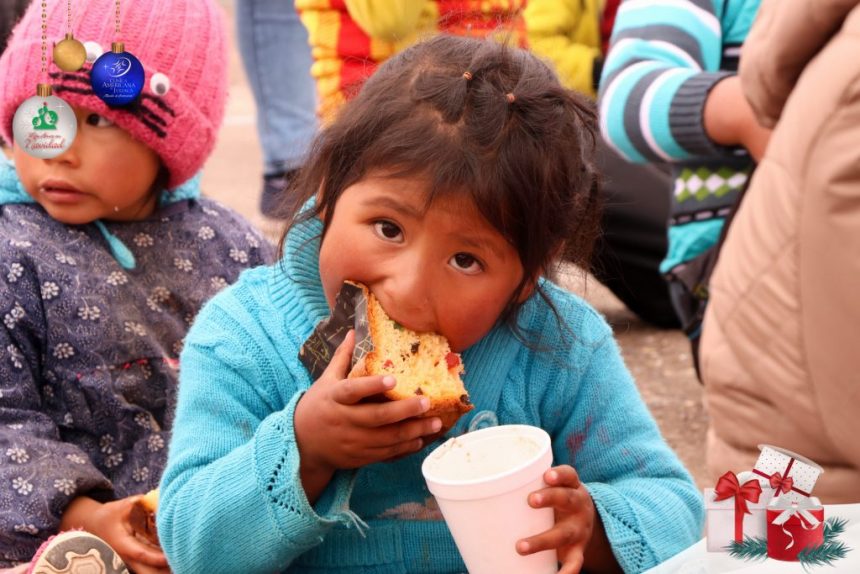 Clínica Americana lleva Más Amor en Navidad a niños de Chilahuito