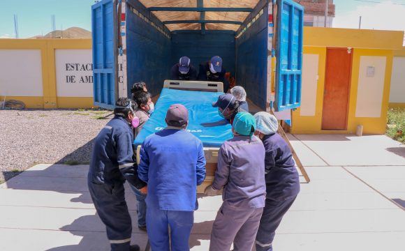 La Clínica Americana de Juliaca entregó camas eléctricas hospitalarias para la lucha contra el Covid-19